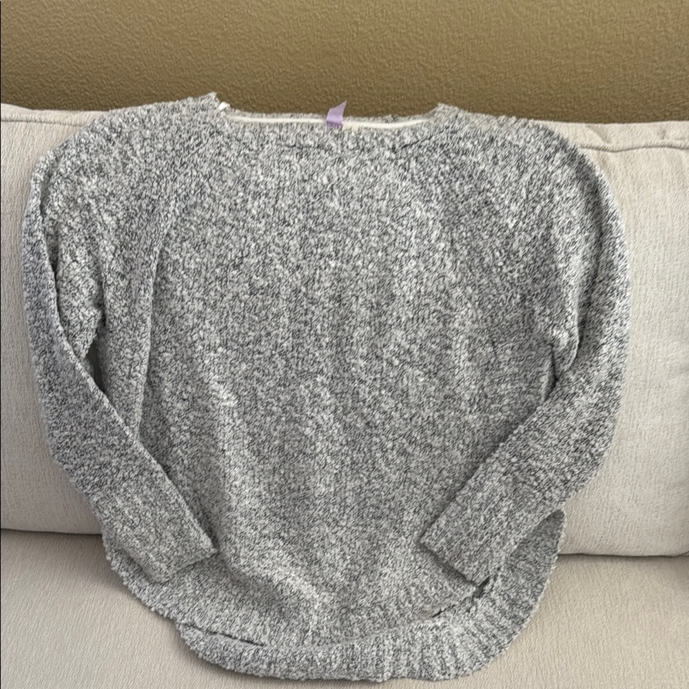 Cozy Gray Alya Women's Sweater size small EUC